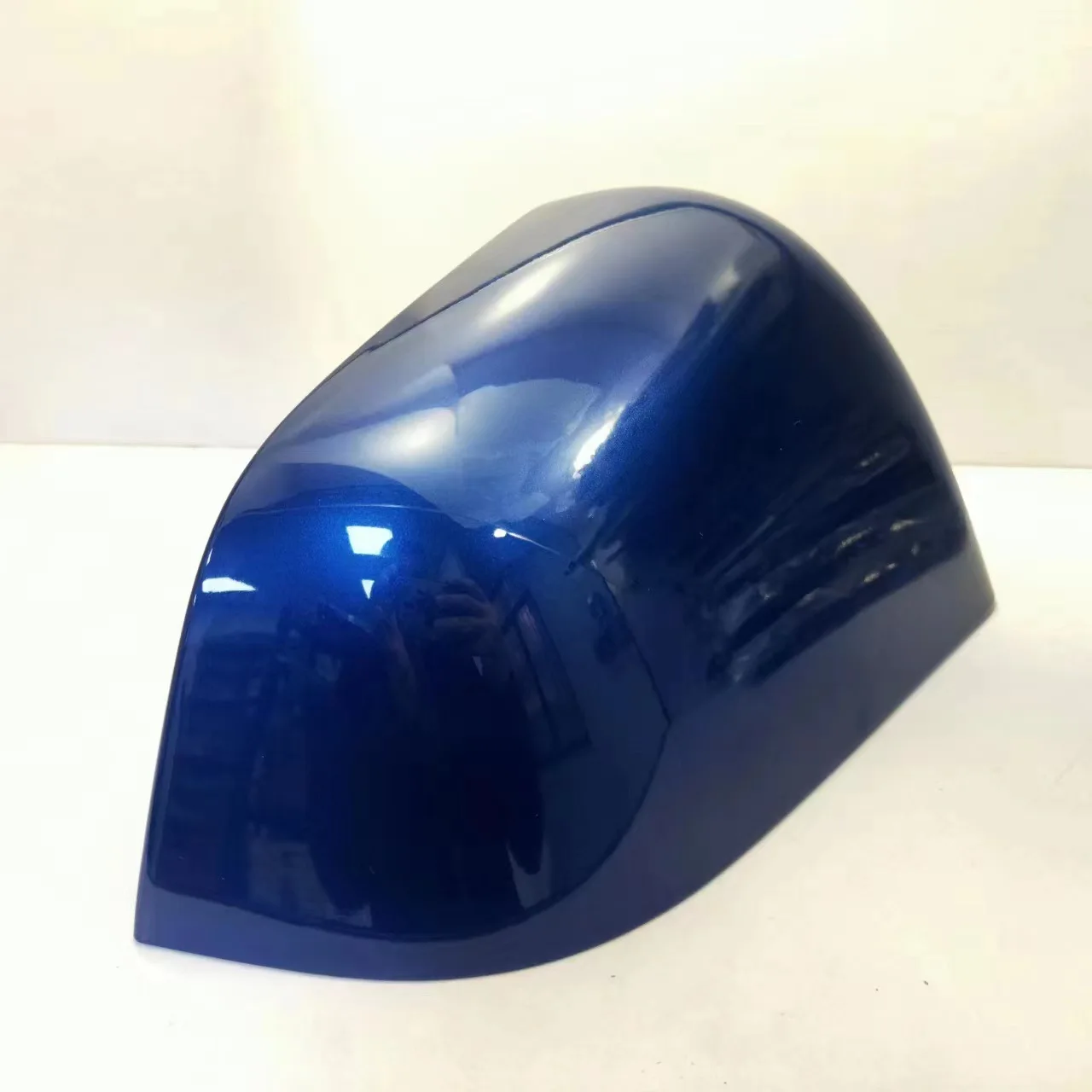 

Suitable for Tesla MODEL Y right rearview mirror rear case rear cover blue 1495594-00-A