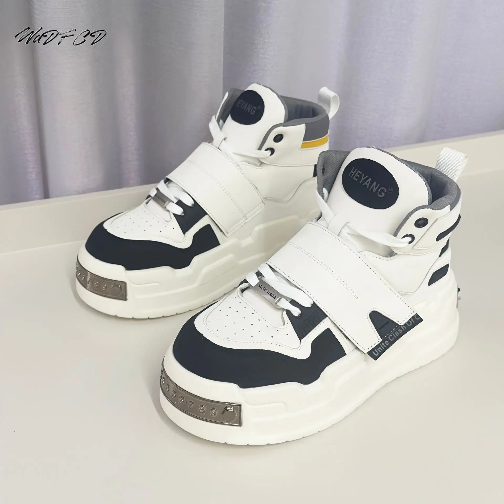 

Chunky Sneakers Mens Original Designer Board Shoes Fashion Casual Microfiber Leather Breathable Height Increased Platform Shoes