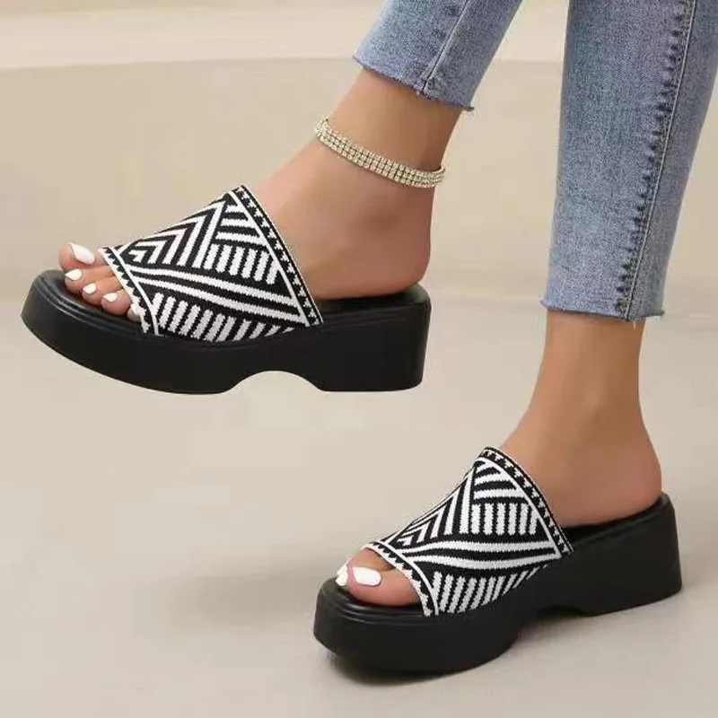 New Women\'s Modern Slippers Design Square Toe Muffin Bottom Slides Shoes Outside Clogs Fashion Platform Wedge Heel Slippers 2023