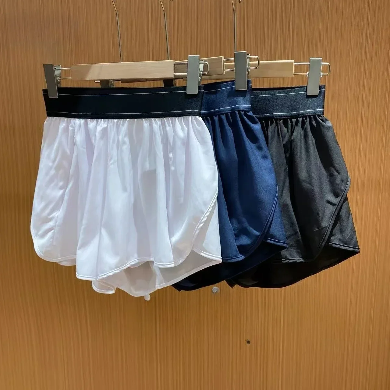 Pantalones cortos deportivos para mujer de color brillante con forro, bolsillos laterales con cremallera de 3 pulgadas, para correr, gimnasio, ejercicio, entrenamiento.
