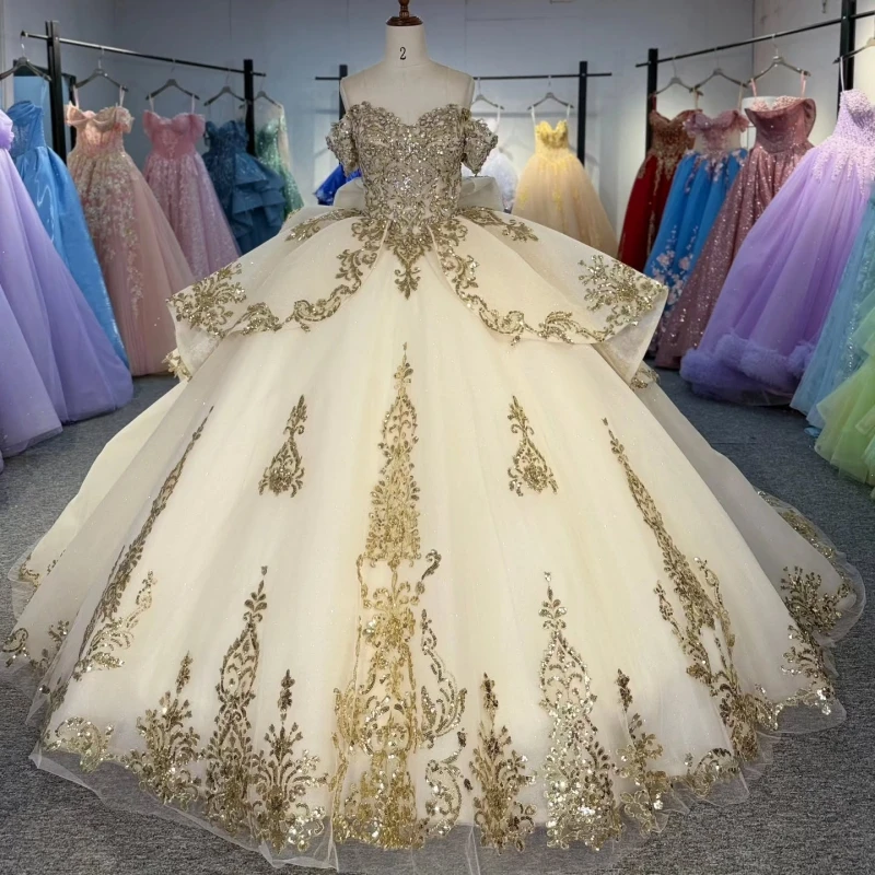 

Champagne Shiny Quinceanera Dresses Off The Shoulder Gold Applique Lace Beading Crystal Bow Tull Party Birthday Sweet 16 Dress