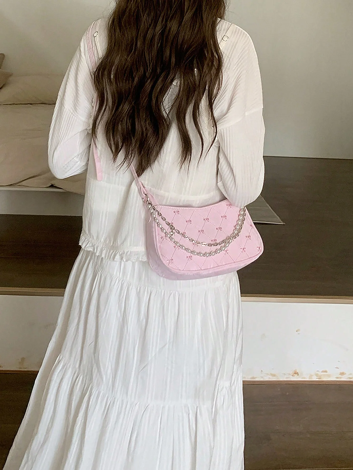 2024 Spring/Summer New Bag Pearl Chain Bag Sweet and Cute Underarm Bag Fashionable One Shoulder Crossbody Commuter Bag for Women