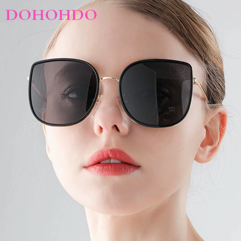 

Vintage Oversized Shades Women Sunglasses Fashion Metal Square Alloy Frame Sunglasses Female Retro Glasses UV400 Oculos Feminino