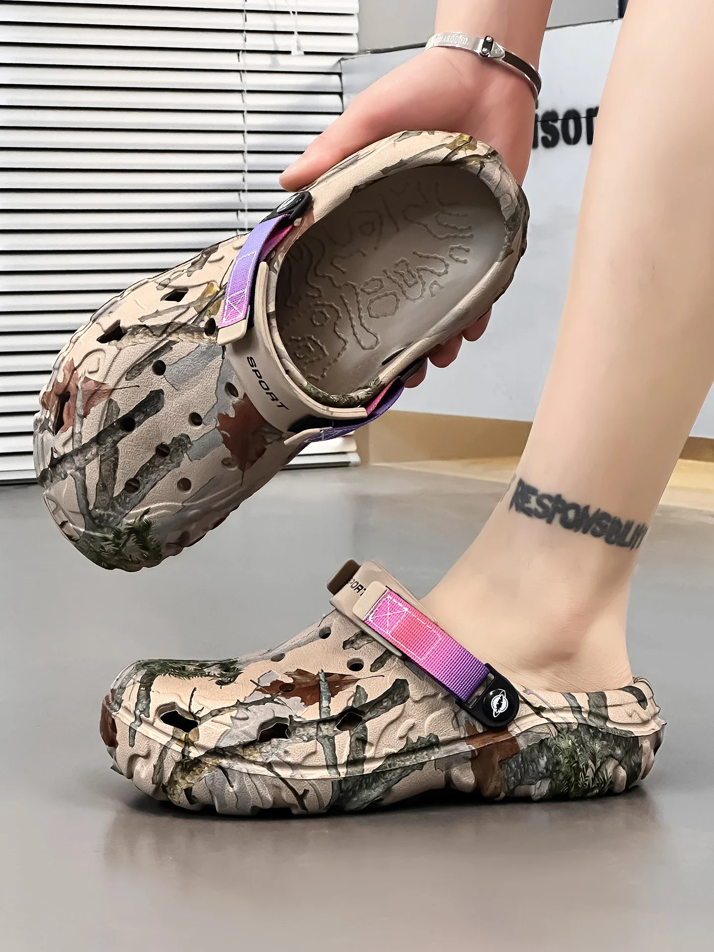 Neue Herren-Clogs, Pantoffeln, Sandalen, Gartenschuhe, flache Tarnmuster-Sandalen, Herren-Sneaker, Outdoor-Flip-Flops, Hausschuhe – Detail 5