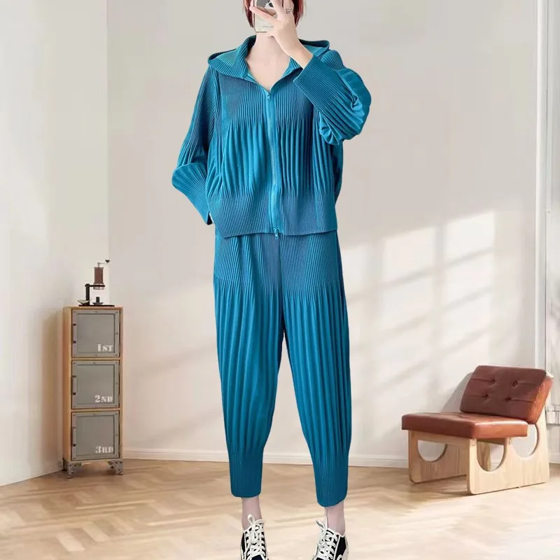 미야케 플리츠 팬츠 슈트 여성 2025 가을 심플 캐주얼 출퇴근 후드 지퍼 스웨터 솔리드 슬림 팬츠 투피스 세트 여성