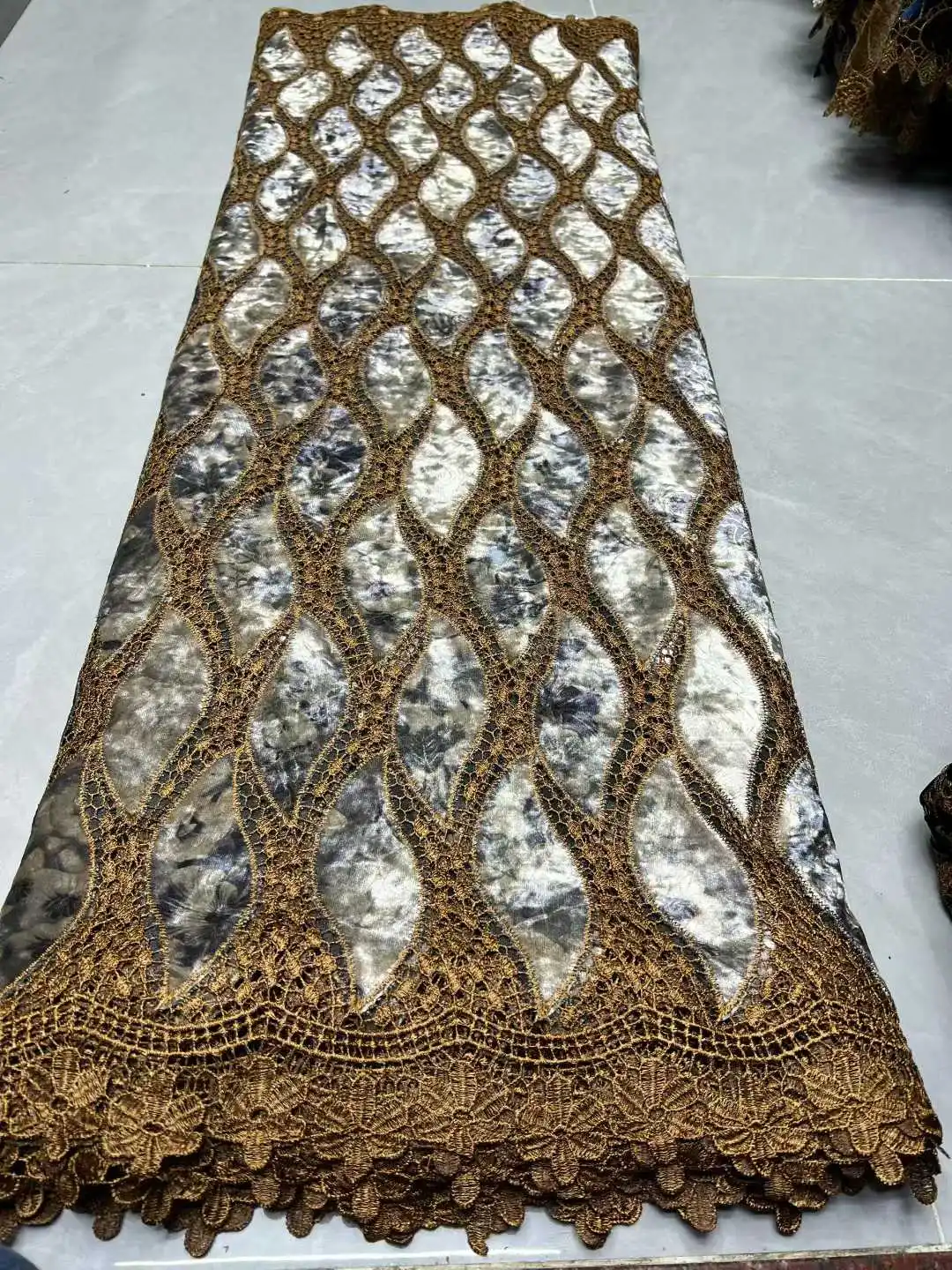 2025 Tessuto di pizzo di velluto con paillettes francesi di lusso di alta qualità con perline africane nigeriane per abiti da festa di nozze da donna