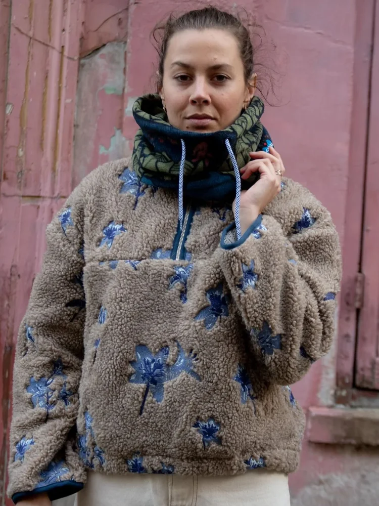 

Женская куртка-пуловер с вышивкой и воротником-стойкой, однотонное свободное пальто с длинными рукавами на молнии, 2025 г., зимняя женская модная теплая уличная верхняя одежда