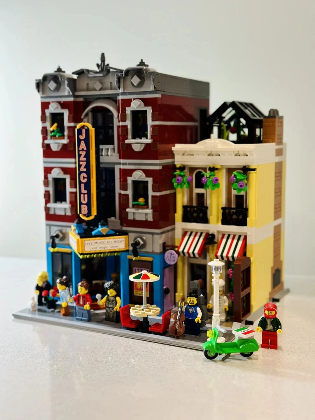 2899PCS Jazz Club & Pizzeria Building Blocks Bricks Toys Birthday Christmas Gift Compatible with 10312