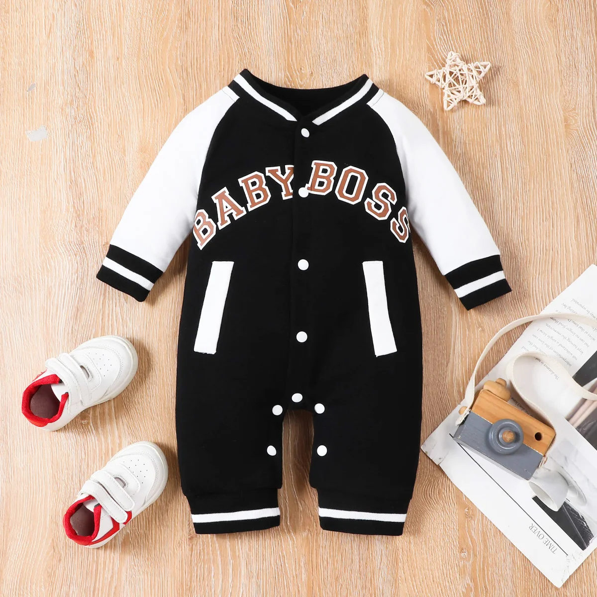 Fashionable letter printed black long sleeved round neck baby boy jumpsuit