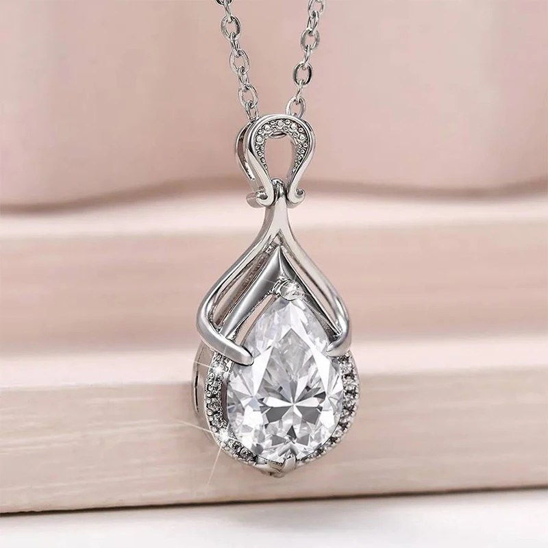 

Pear-Shaped Moissanite Teardrop Pendant Necklace for Women 2.5ct Mermaid Tears Silver Tone Copper Adjustable Chain