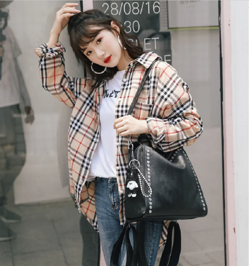High Quality Genuine Leather Large Capacity Travel Backpacks Women's Fashion Luxury Rivet Designer Shoulder Bags Totes