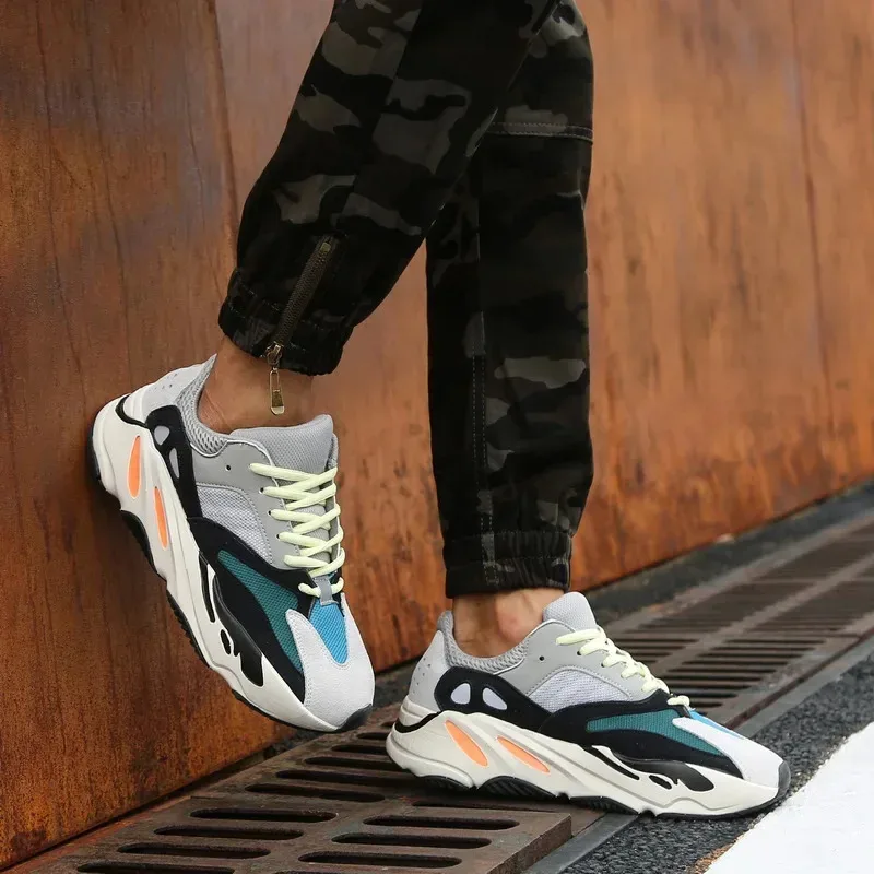 

Casual and comfortable thick soled shoes, classic men's and women's styles, niche casual versatile sports shoes