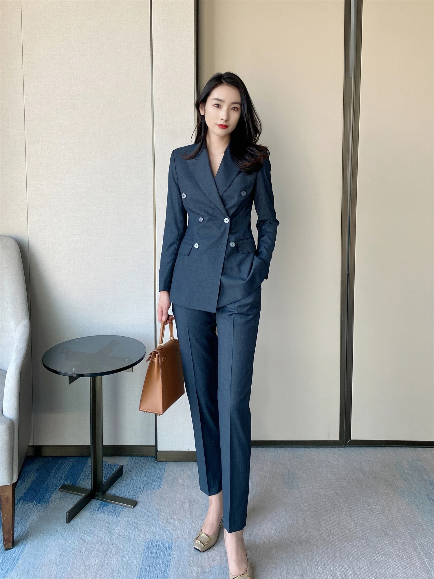 

Деловой костюм-двойка (пиджак и брюки) для деловых встреч, офиса и повседневной носки, из полиэстера, формальный комплект