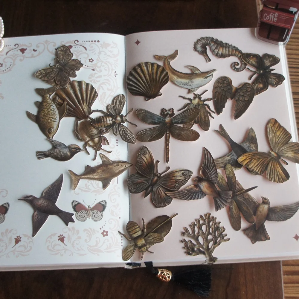 

22pcs Metal Button Statue Insect Brooch Style Paper Sticker Scrapbooking DIY Gift Packing Decoration Tag