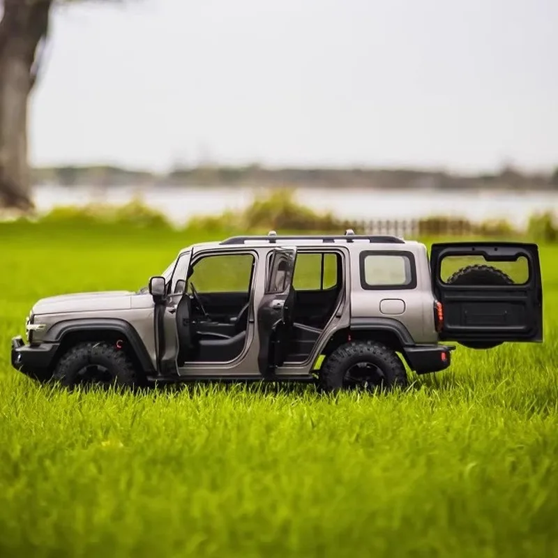 KM Thor 1:8 Panzer 300 Hard Shell Simulation RC 4WD Differential Shift Fernbedienung Klettern Elektrisches Geländewagen