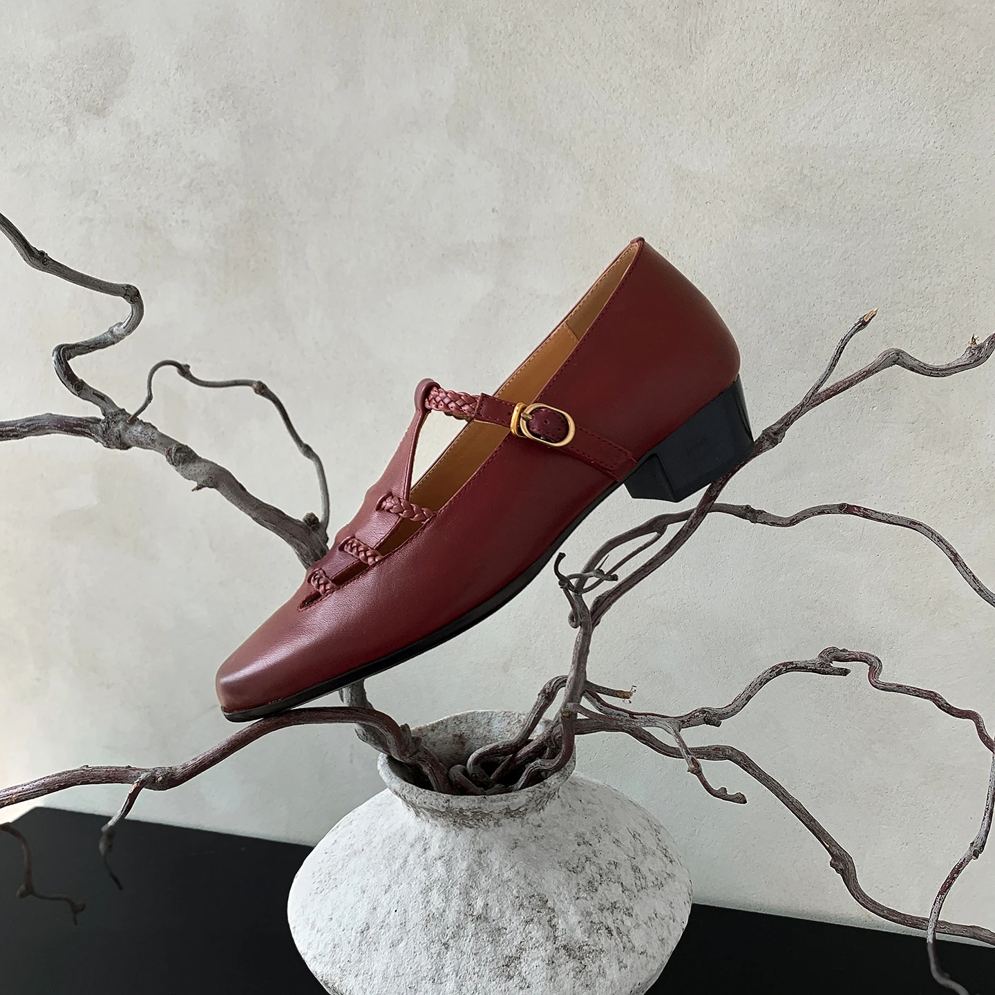 Genuine Leather Mary Jane Pumps Women Vintage Round Toe Buckle Strap Chunky Low Heel Shallow Dress Shoes