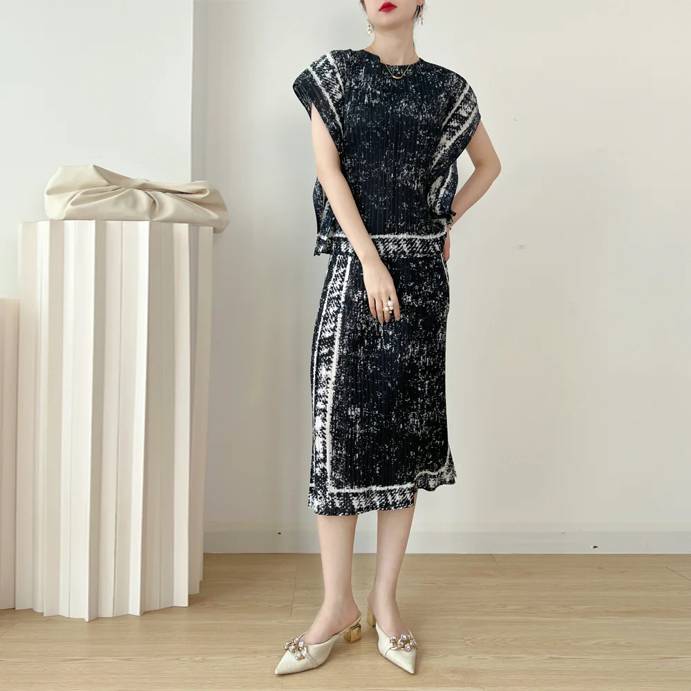 

Miyake Pleated Summer Design Sense Suit Skirt Loose and Slim Temperament Printed Leisure Age-reducing Skirt Two-piece Suit