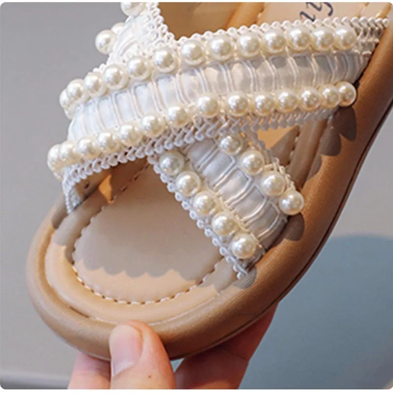 Girl's Fashionable Slippers 2024 Summer New Non-slip Children's Girls Fashion Beach Shoes Pinch Sandals Female Flowers Slippers