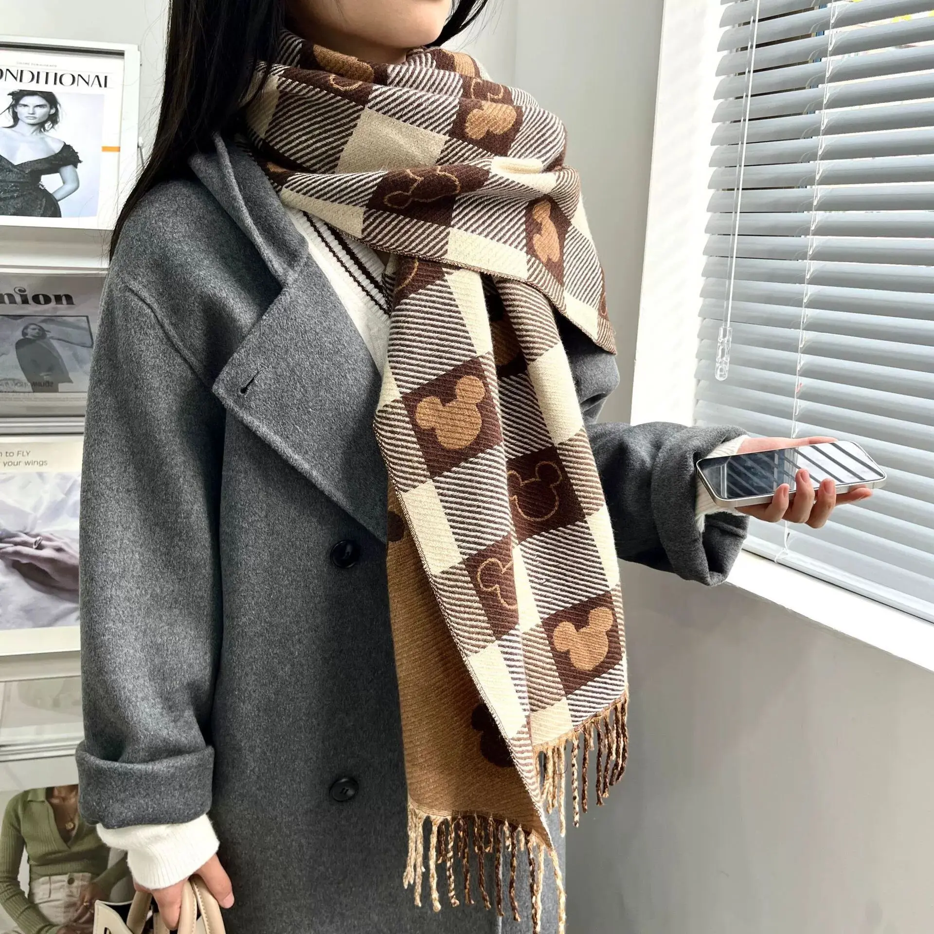 New Disney Mickey Scarf Cute Cartoon Mickey Girls Soft Cashmere Scarf Autumn and Winter Warm Fashion Holiday Gifts