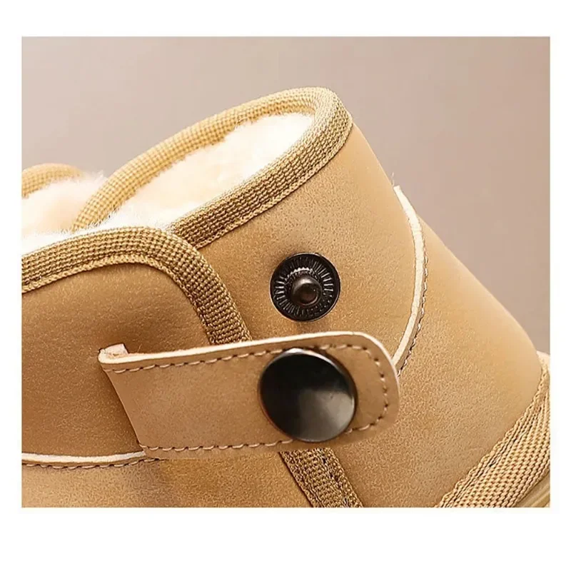 Botas de invierno de felpa para niños, zapatos gruesos y cálidos de algodón, botas de nieve antideslizantes de cuero PU para niñas pequeñas, zapatos cálidos para chico