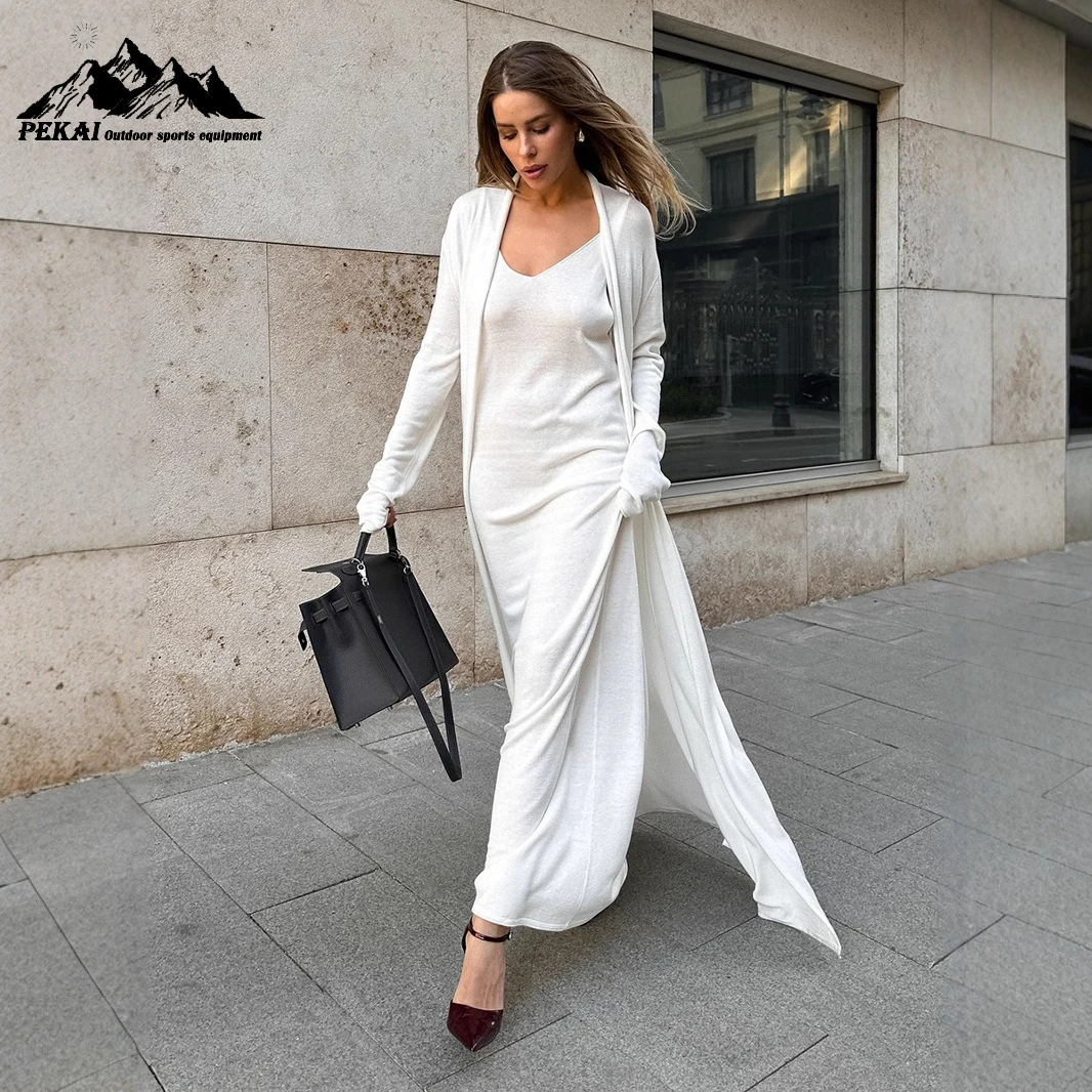 طقم فستان قصير محبوك بأكمام طويلة للأوروبية والأمريكية لخريف 2025 بدلة علوية ناعمة رائجة البيع للنساء