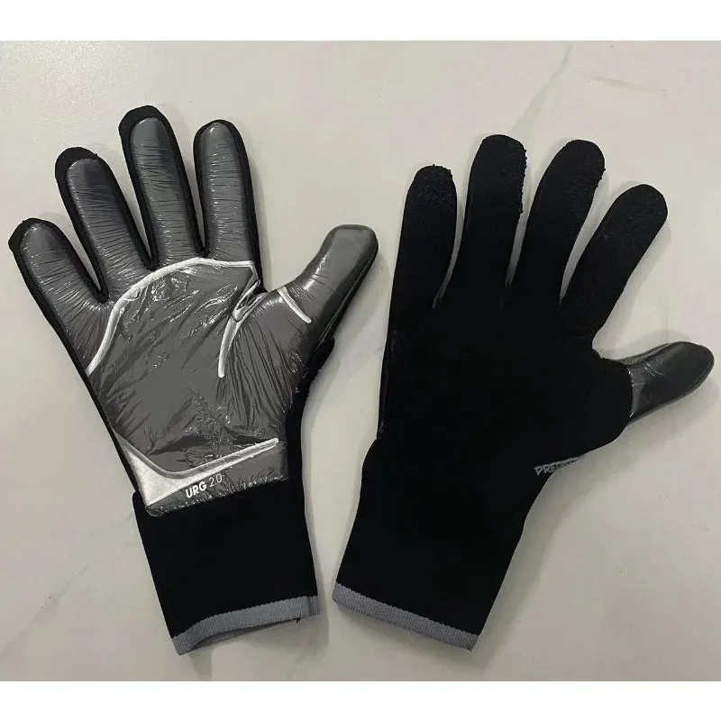 Thumbnail 3 - #23 Latest Soccer Gloves Offers