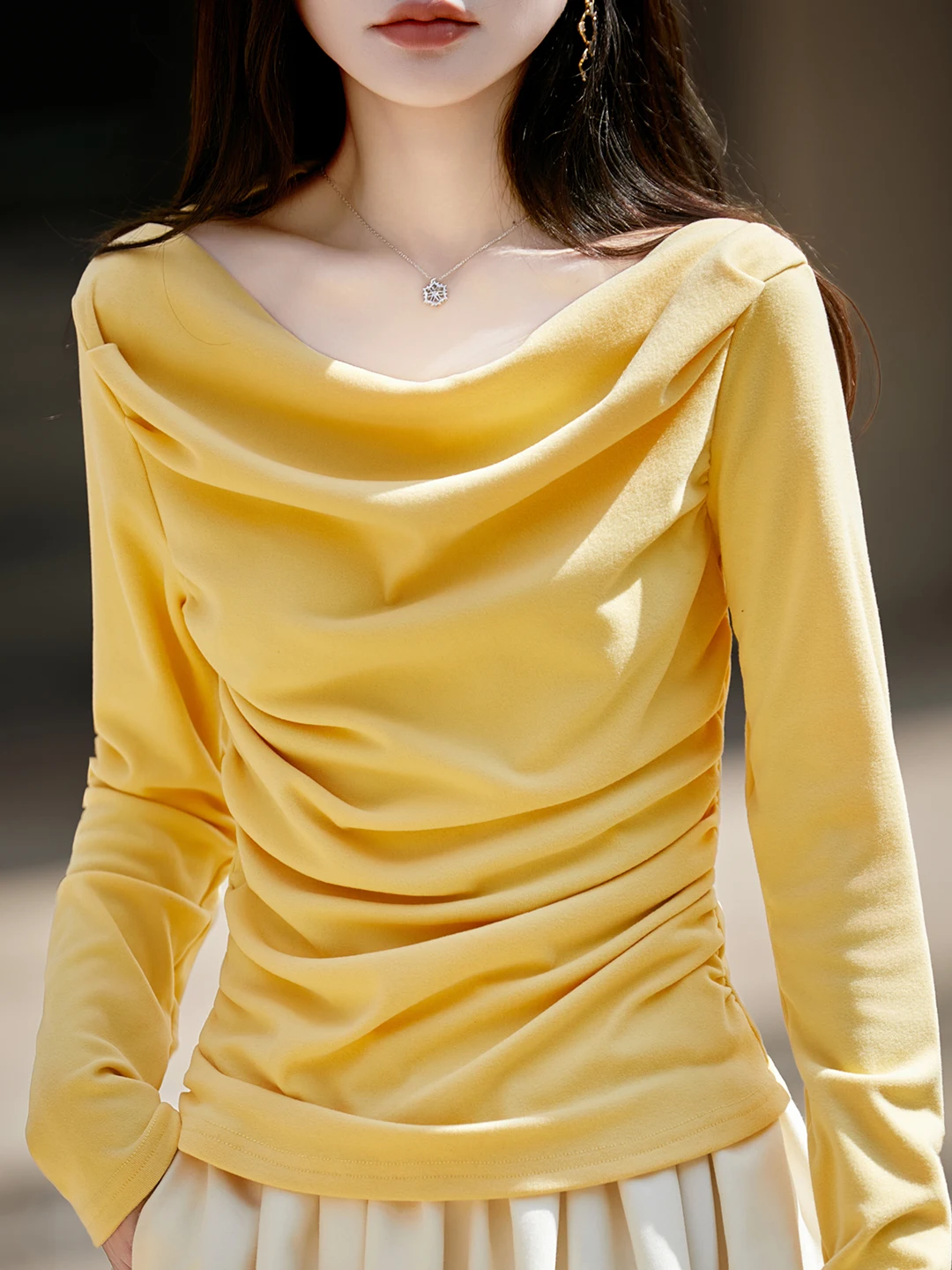 

Autumn oulder-baring Asymmetrical Hem T-irt Soft V-ne Slimming Versatile Long Sve Knitted Top Women's Faion