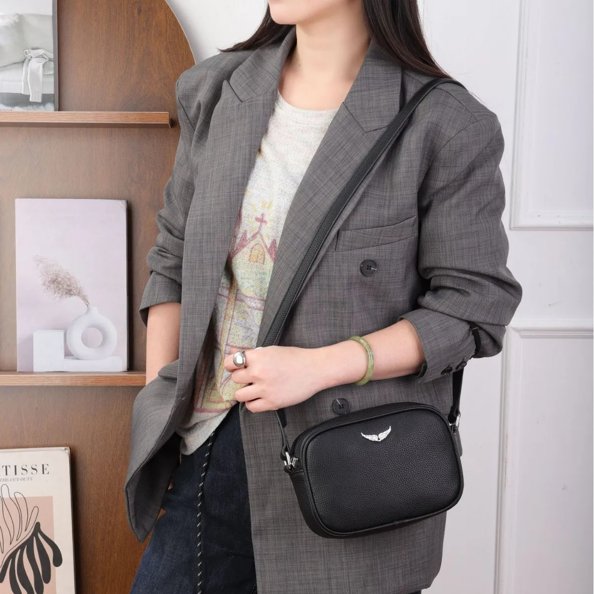 

Новая сумка-тоут 2026 года с геометрическим ромбовидным узором — водонепроницаемая сумка через плечо из переработанного полиэстера, компактная роскошь для деловых женщин, городские незаменимые вещи