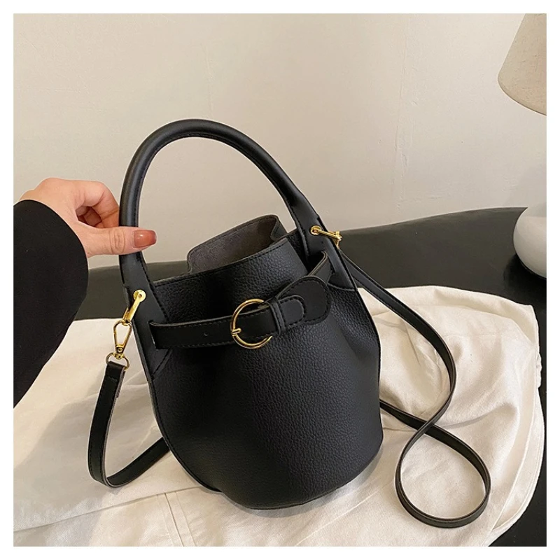 

Fashionable Designer Bucket Bag for Women, Versatile, Trendy, Simple Shoulder, Crossbody, and Handbag