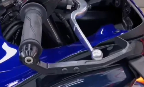 Imagen 2 del producto Para YAMAHA YZF R7 2021-2023 accesorios de motocicleta manija de freno de motocicleta protege CNC protector de mano profesional ajustable