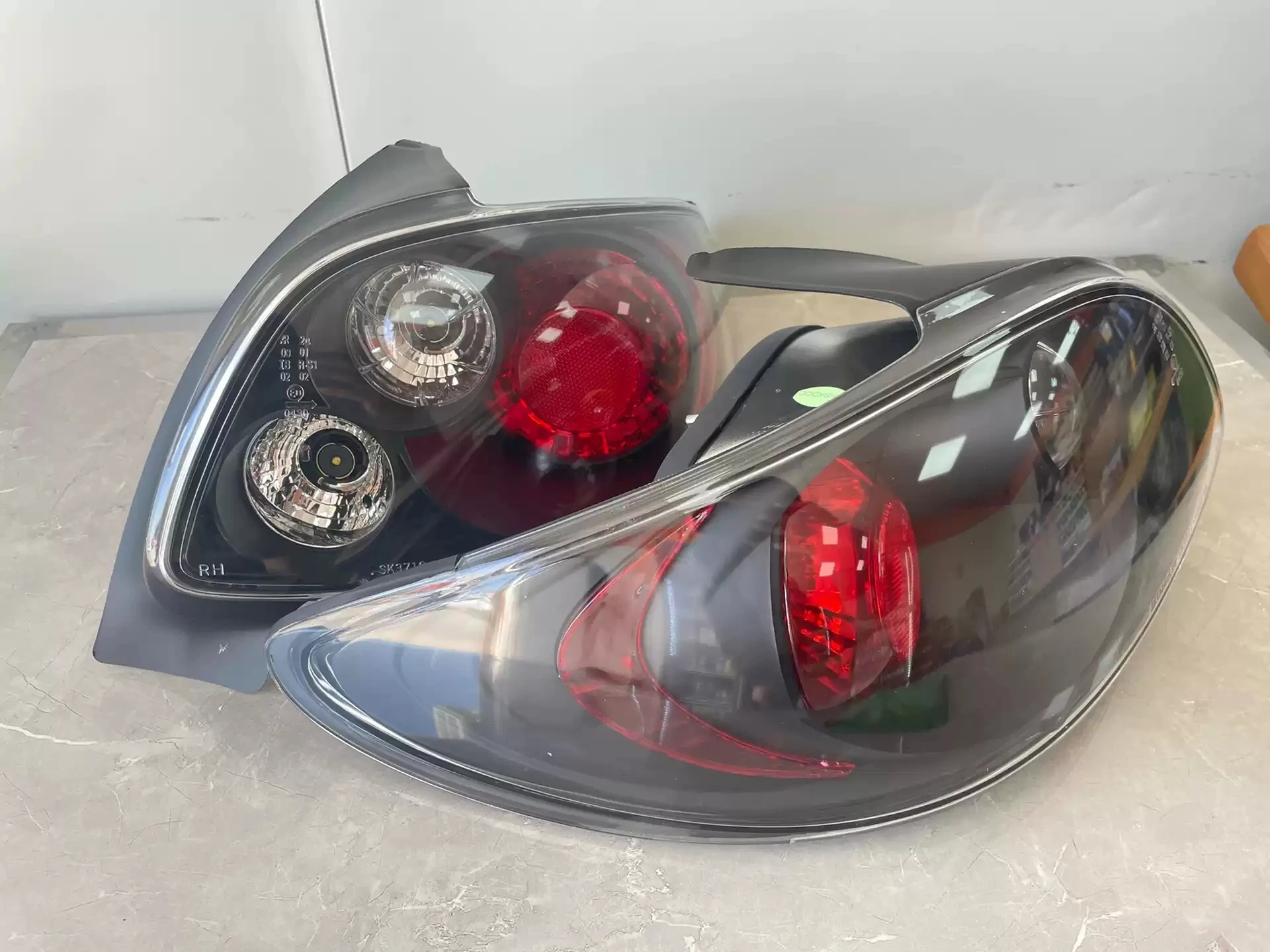 Taillight Assembly Reverse Light for Peugeot 206 207 Car Accessories