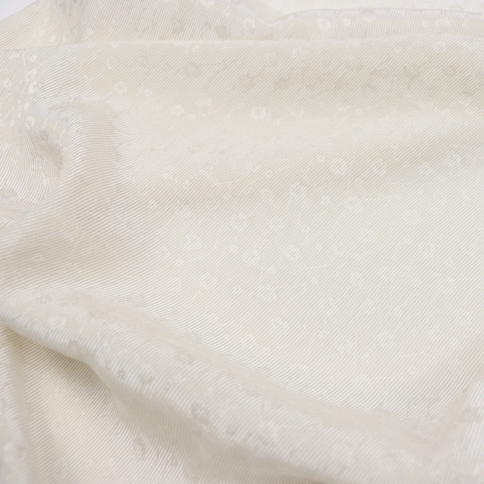 

Модные маленькие цветы, безопасная хорошая текстура, шелковая жаккардовая металлическая ткань, блестящая золотая футболка для мужчин и женщин, платье на подкладке