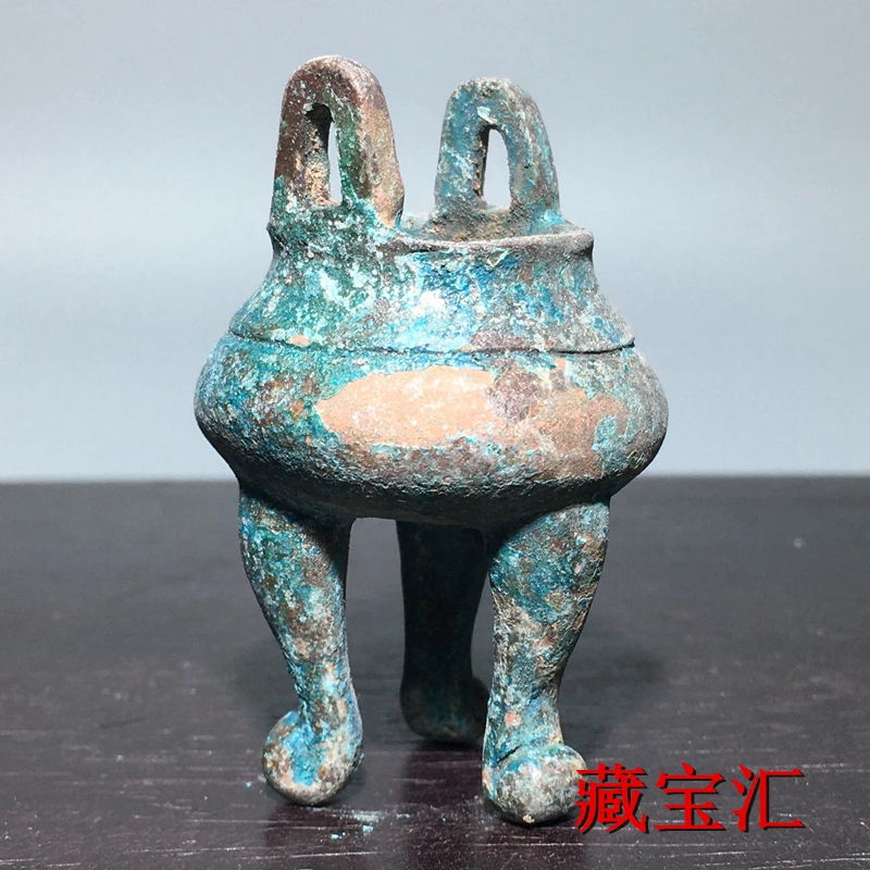 Green rust bronze ware unearthed from rural areas, double eared, three legged  ancient antique offerings, incense burners