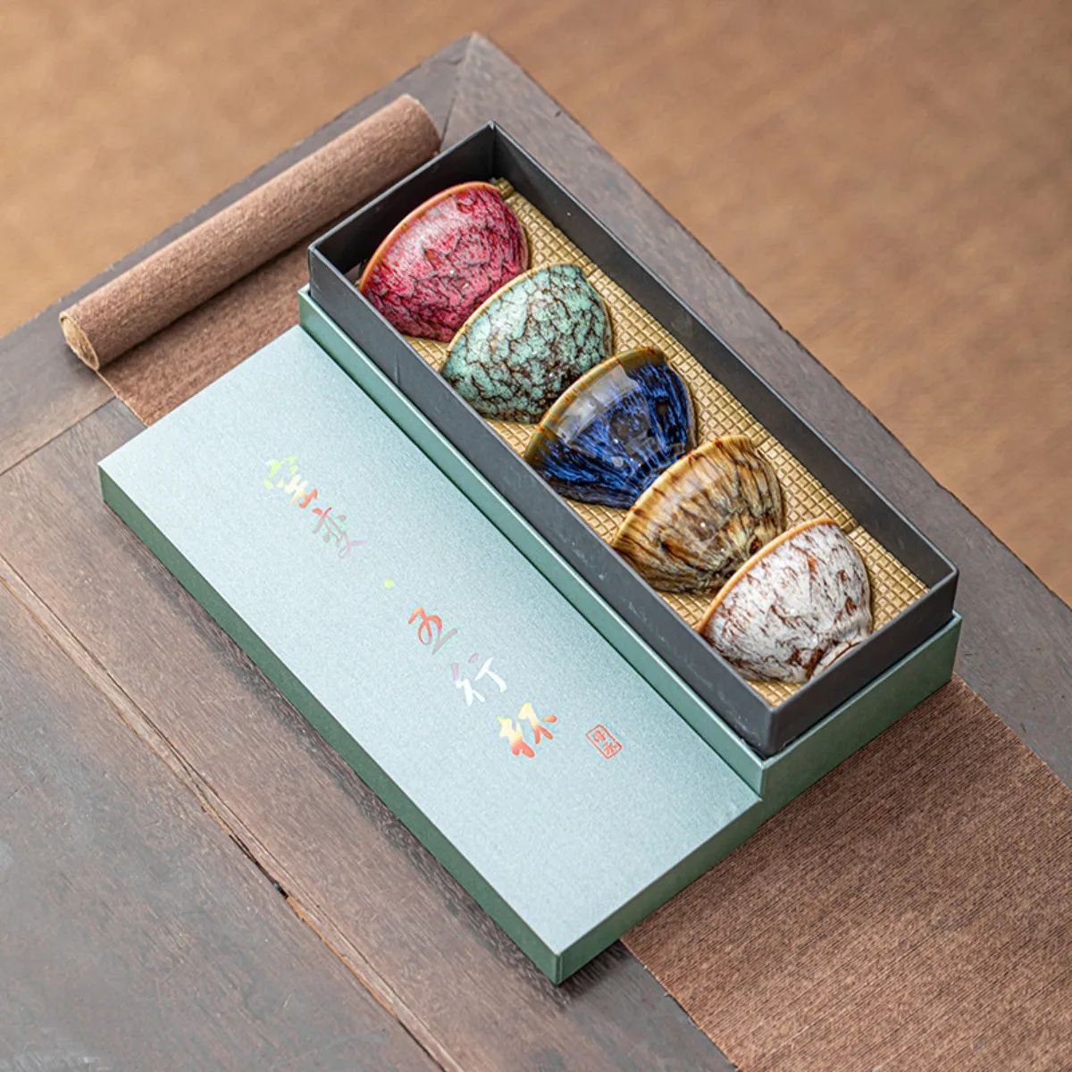 

Chinese Ceramic Tea Ware Kiln Change Tea Cup Set with Gift Box Five Elements Cup Full Set Souvenir