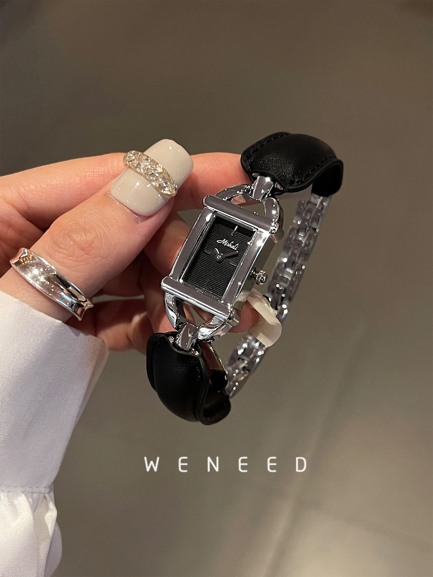 2025 new luxury retro bracelet watch women's watch quartz watch high-end design genuine