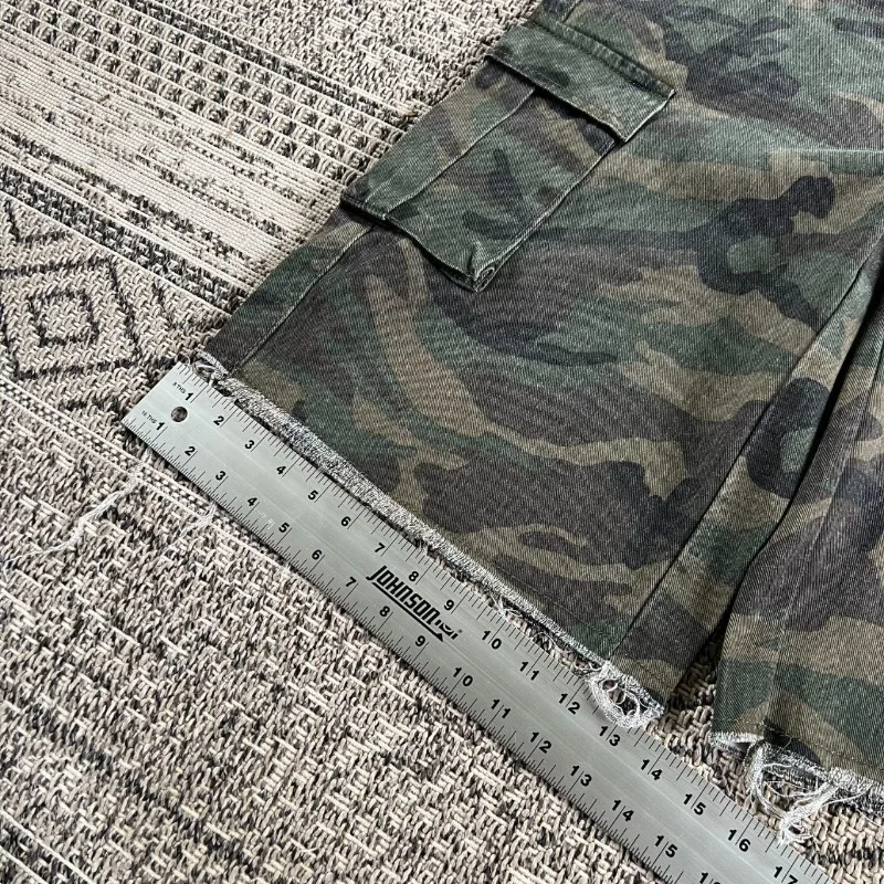 Y2K Fashion New Oversized Pocket Tooling Camouflage Loose Denim Shorts Unisex Gothic Punk Hip Hop Fashion Casual Joker Couple view 3