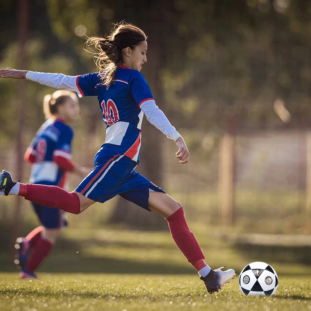 آلة تعليم كرة القدم ، مسابقة مدرسية مخيطة ، تمرين كرة القدم ، طباعة مثلث أسود للتمرين ، حجم 5