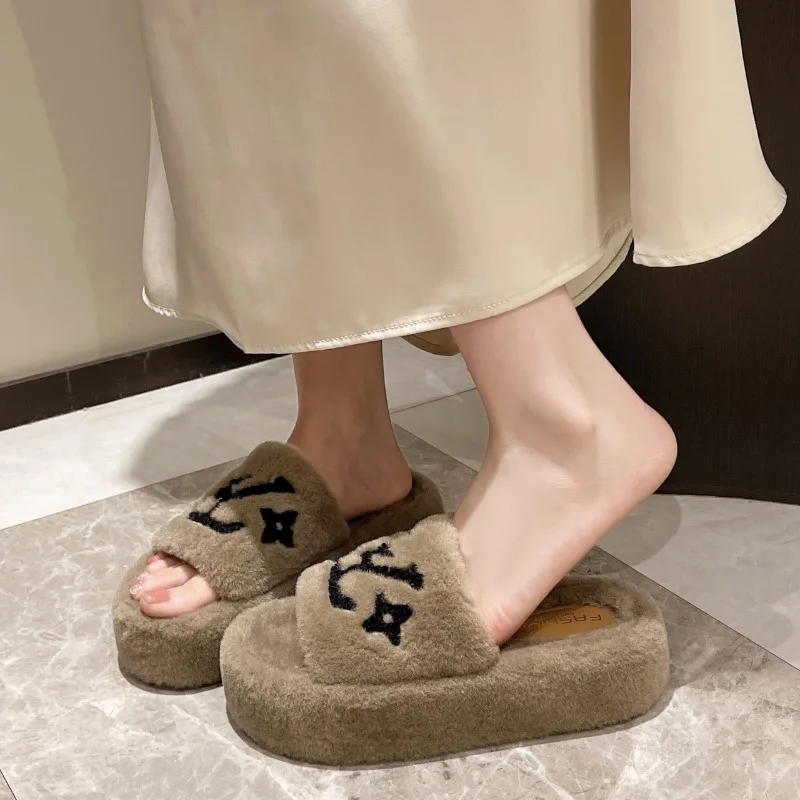 2025 New Popular Women's Slippers Party Plush Summer New Best-Selling Furry Home Shoes Fur Flip Flops Female Slides Fur Shoes view 5