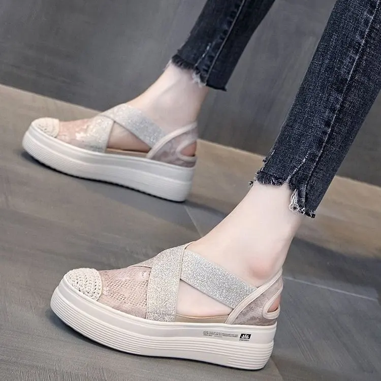 Buty Kobieta Płaskie Okrągłe Palce Niskie Obcasy Modis Mieszane Kolory Chodaki Platforma Casual Female Sneakers Dress New 2024 Summer Creepers Fl