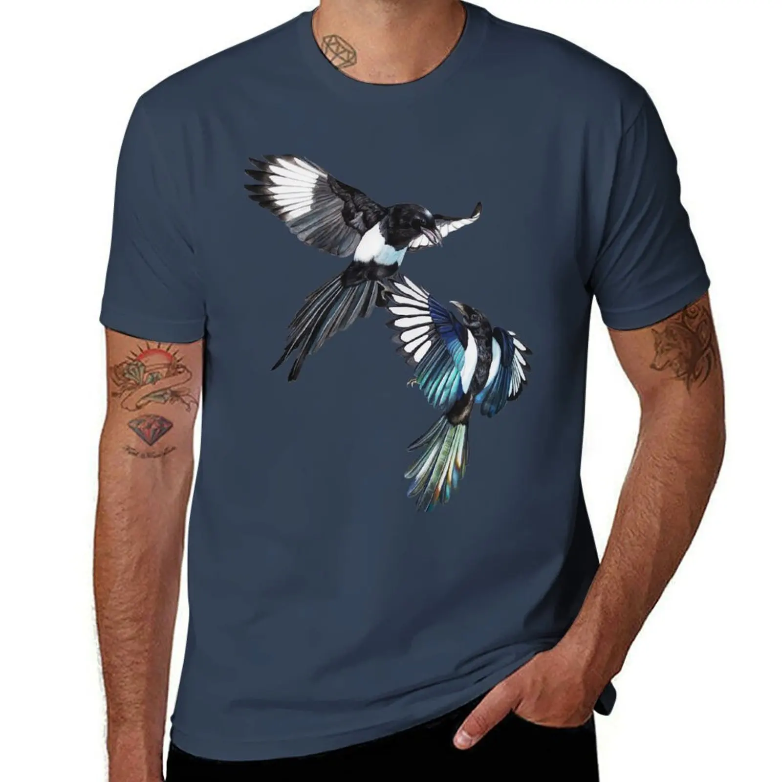 

Flight in - Magpies Fight midair T-Shirt Trendy Print Short Sleeve T-Shirt