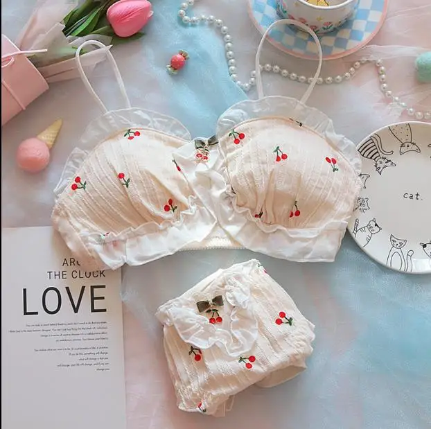 Japanese brassie girl bra underwear set women's small bralette no steel ring sweet lovely ruffle comfortable bra and panty set