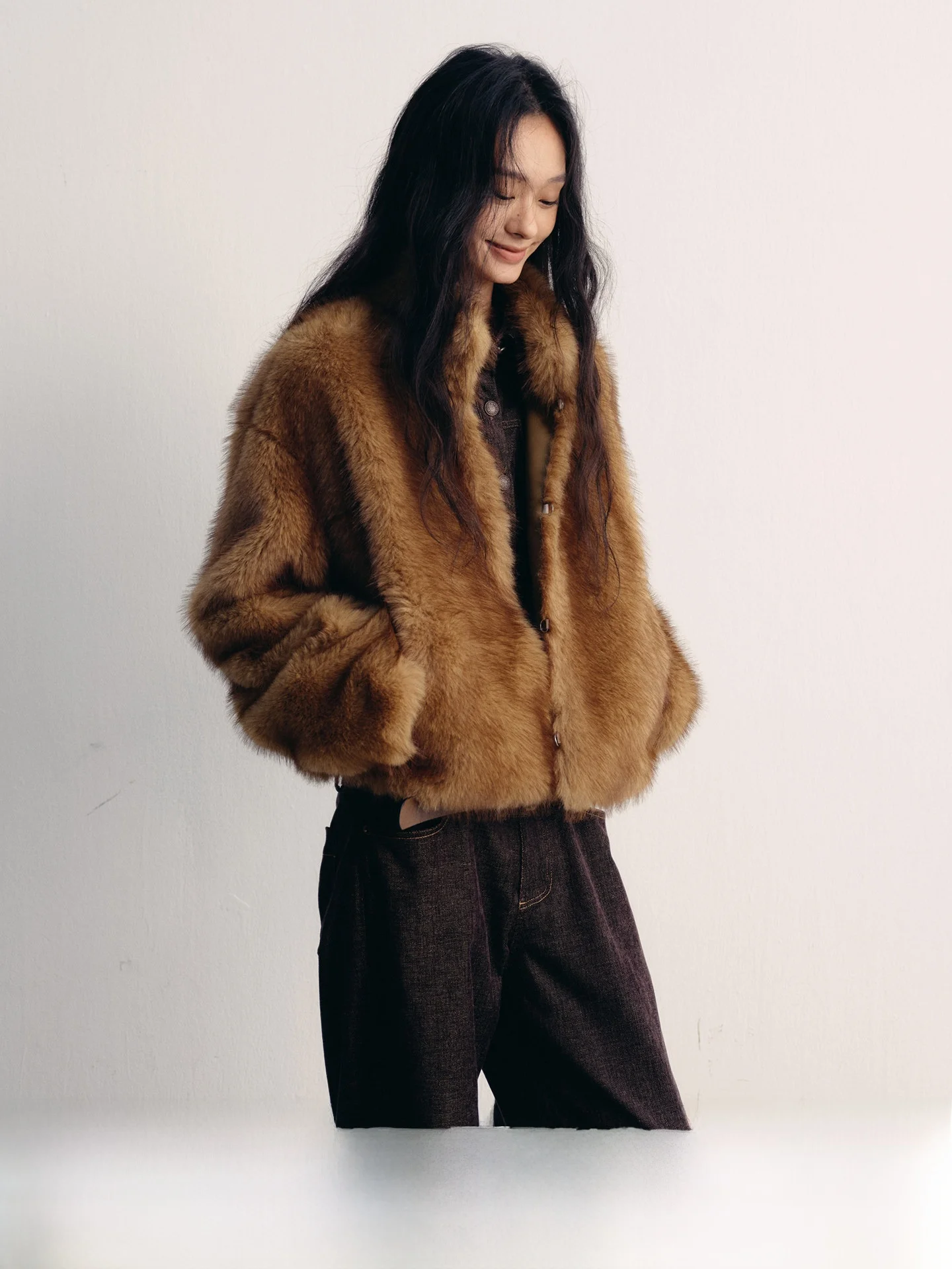 

Куртка Lvetong Original Design свободного кроя с двухцветным градиентом из искусственного меха, утепленная, для женщин, в уличном и спортивном стиле, повседневная, из полиэстера.