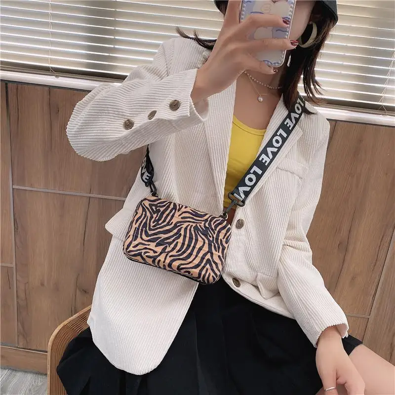 Women Mini Bag Graffiti Box PU Shouder Bag Wide strap Fashion Letter Zipper Pures And Bags Crossbody Euro-America style