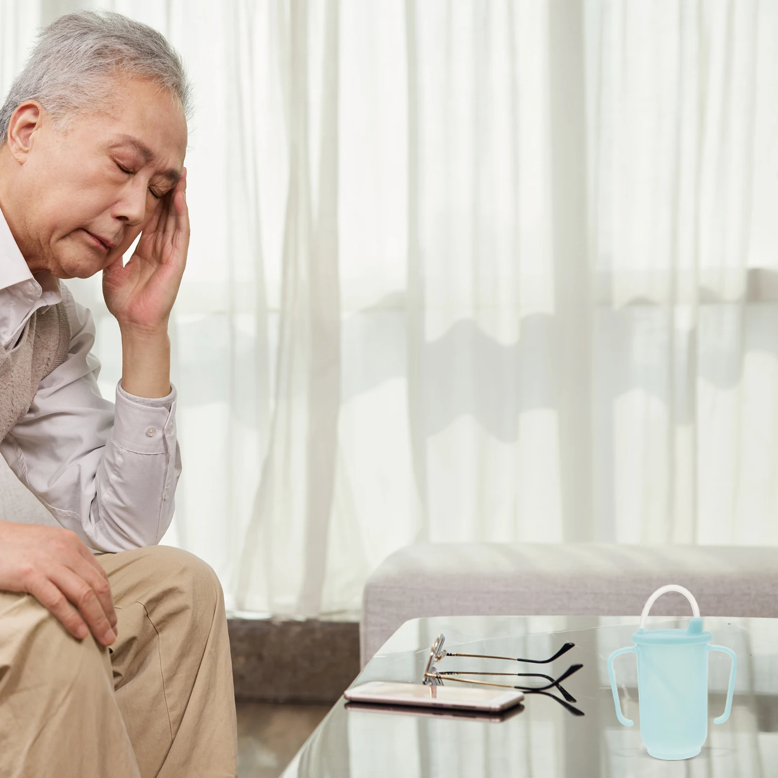 

Unbreakable Convalescent Feeding Cup Plastic Spill Proof Drinking Cup for Elderly Disabled Patients Bedridden Cups for Home