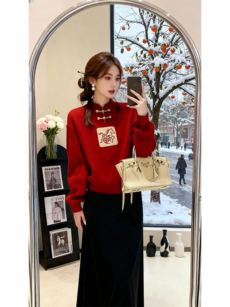 เสื้อไหมพรมปักลายตรุษจีนสีแดง ปักปีใหม่ กระดุมปักลาย อบอุ่น เหมาะสำหรับฤดูหนาว เสื้อแฟชั่นผู้หญิง