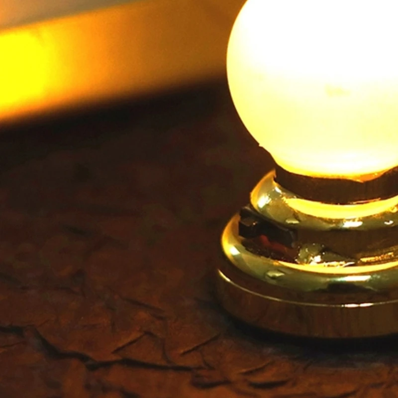 1:12 Lampada da soffitto in miniatura per casa delle bambole Lampada da parete Lampada a LED Decorazione per esterni Giocattolo