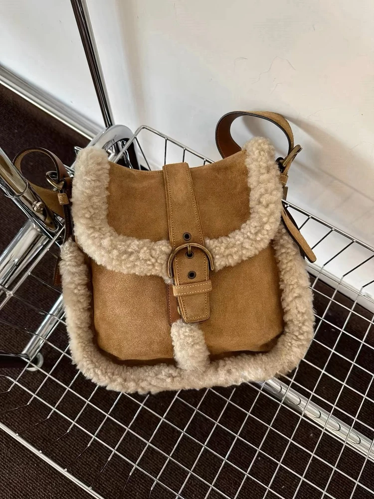 

Retro Matte Suede Lamb Fur Patchwork oulder Bag Autumn Winter New Sle Outdoor Versatile Single oulder Handbag Small Hobo