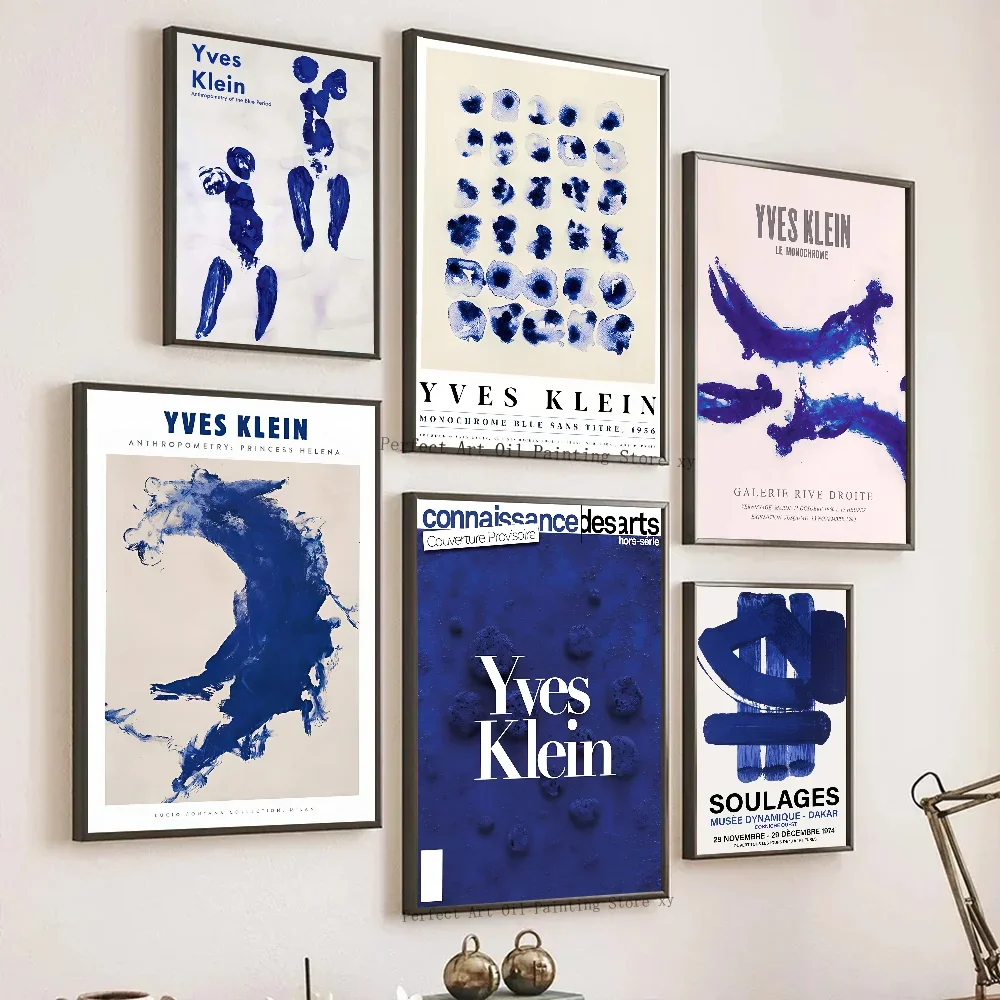 Póster de galería de exposiciones azul de Yves Klein, decoración artística para el hogar, sala de estar, dormitorio, Bar, cafetería