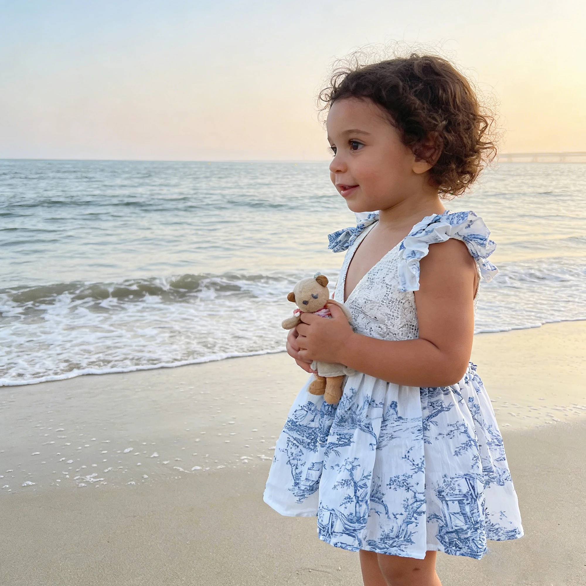 Don&Judy White Crochet Lace Romper with Blue Toile Print Ruffle Sleeves Baby Girls Romper Little Princess Jumpsuit Photo Shoot