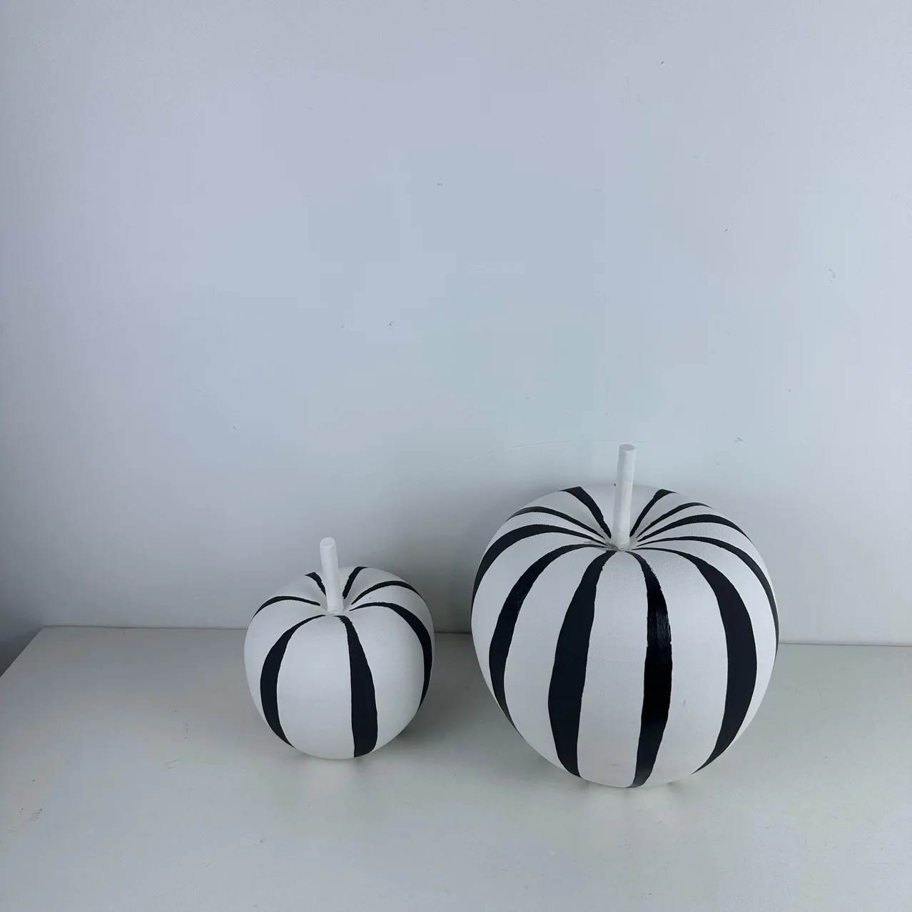 Ceramic Handicraft Black and White Striped Zebra Apple Geometric Apple Decorative Figurines Room Decoration Accessories